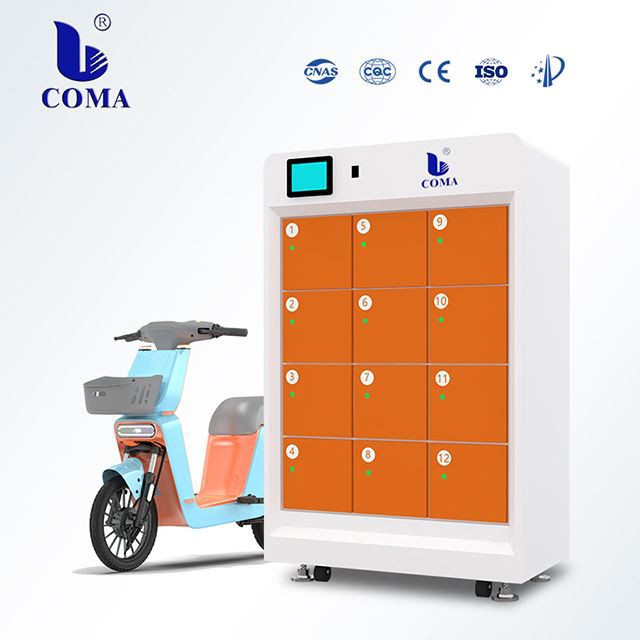 Batteriestation gegen elektrisches Motorrad tauschen